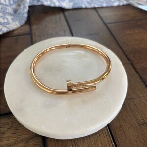 Elegant Gold Nail-Style Bangle Bracelet